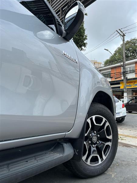 HILUX